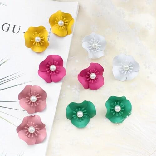 Trends Flower Spray Personality Earrings Multi-color Stereo Stamen Pearl Exaggerated Earrings Female Charm Fashion Jewelry Gifts