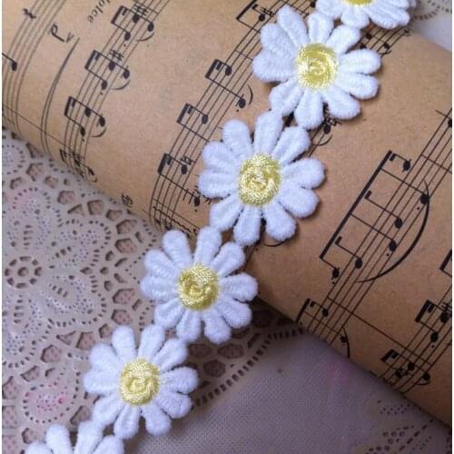 Hot Sale2 Yards/lot 2.5cm Guipure Pastel Daisy Lace Trim High Qualtiy Milk Silk Lace Ribbon Floral Embroidered Lace Trim