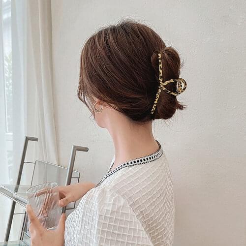 2021 New Women Elegant Hairpins Wooden Color Cross Geometric Hair Claw Vintage Hair Crab Hair Clips For Girls Hair Accessories