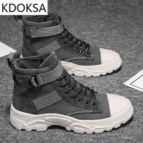 2021 High Top Martin Boots Hiking Boots Mens Shoes England Wear-resistant Sports Casual Youth Tide Shoes Mens Fashion Sneakers