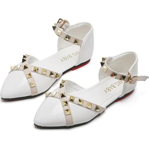 Spring summer new Korean girls sandals children rivets flat shoes fashion princess shoes wild Baotou