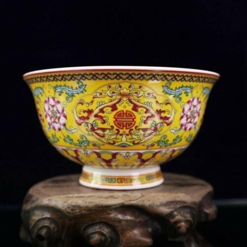 Old China Qianlong logo Yellow ground pastel Pattern of longevity bowl