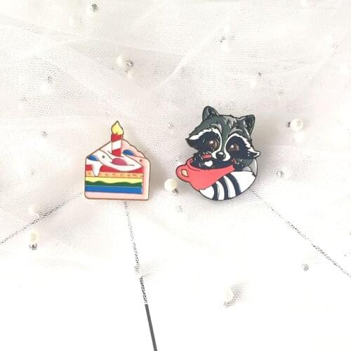 New black cute little brown bear brooch rainbow delicious cake badge children cute cartoon animal brooch jewelry denim clothes p