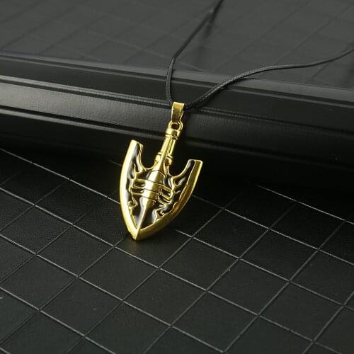 Anime JOJOS BIZARRE ADVENTURE Necklaces KILLER QUEEN Higashikata Josuke Jewelry Shovel Ketting Arrow Pendant Necklace For Fans