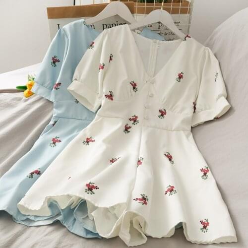 Summer Retro Fashion Women Playsuits Casual V-neck Short Sleeves Slim Embroidery Floral Playsuits Ladies Short Overalls