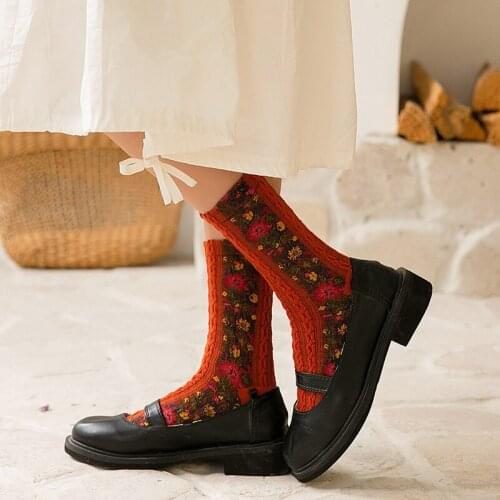 Retro Ethnic Style Women Socks Cotton Embroidery Flowers Pattern Ladies Autumn and Winter Socks Warm and Cute Short Socks