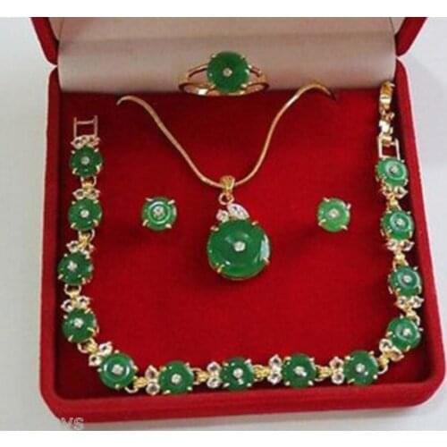 Beautiful green jade necklace/bracelet pendant earring ring set