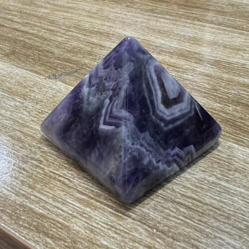Natural amethyst pyramid gem mineral, suitable for meditation therapy home decoration
