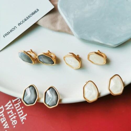 Vintage No Ear Hole White Gray Resin Stone Crystals Clip on Earrings Without Piercing For Women