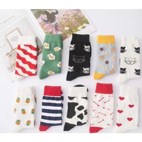 Q 10 Colors Harajuku Skateboard Socks Cute Cat Milk Cow Baby Omelette Pineapple Fruit Love Heart Socks Women Striped Male Socks