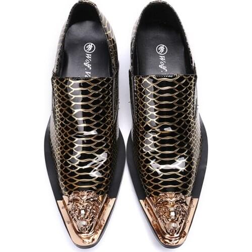 2021 British style fashion mens Genuine leather gold and silver and Metal Toe Men party and wedding Loafers Mens Flats