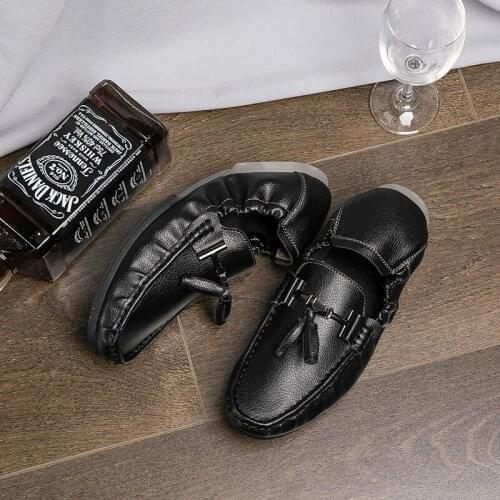 Leather Men Shoes Soft Moccasins Loafers Fashion Comfortable Men Flats Comfy Driving Shoes Egg Roll Shoes Lightweight Soft Dress