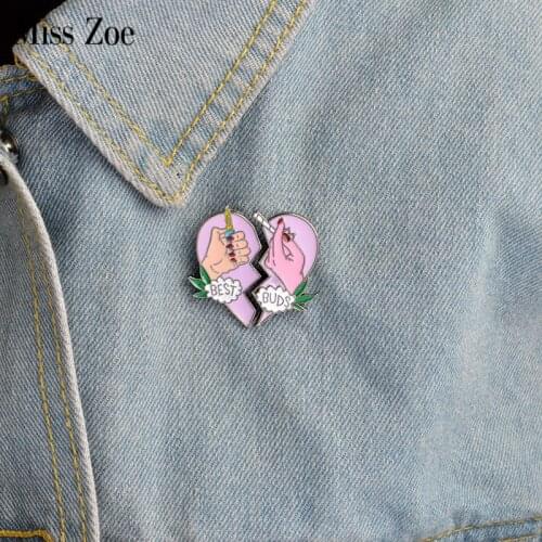 2pcs/set BEST BUDS brooch Enamel pink heart 2 hands pins Collar Corsage Gift for Best friends forever Cartoon BFF Jewelry