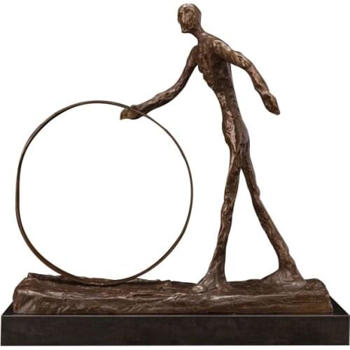 Hot selling Giacometti bronze sculpture abstract man with circle statue decorative sculpture
