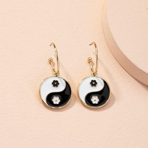 New Ins Creative Yin Yang Gossip Earrings Black White Tai Chi Flower Dangle Earrings For Women Girls Fashion Jewelry Gift