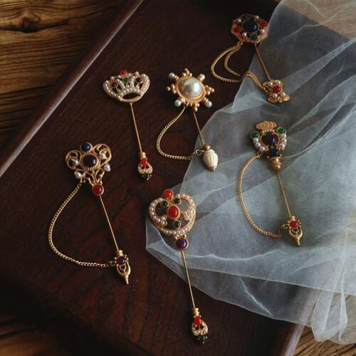 HUANZHI Vintage Baroque Crystal Rhinestones Imitation Pearls Crown Flower Scepter Palace Brooch for Women Coat Accessories