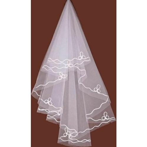 Sensual Looking Fancy Clingy Edge Bridal Veil Crescent Wedding Dress Veil White
