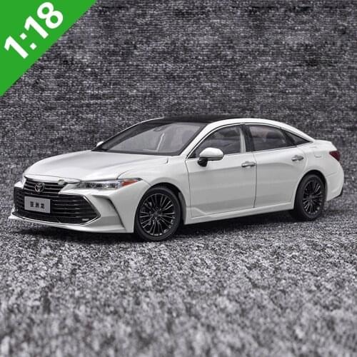 1:18 Toyota Avalon Alloy Model Car Static Metal Model Vehicles Original Box For Gifts Collection