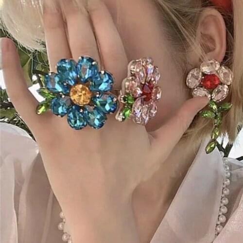 Fashion Simple Exaggeration Big Shiny Zircon Flower Ring Elegant Princess Charm Ring Jewelry Anniversary Gift Cocktail Ring
