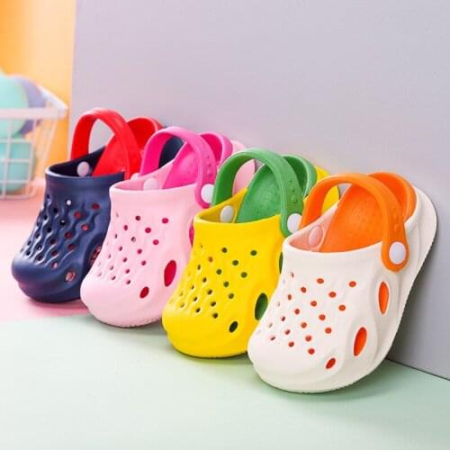 Kids Clogs for Boys Hole Beach Shoes Simple Casual Indoor Boys' and Girls' Garden Shoes for Preschool Closed Toe Sandals