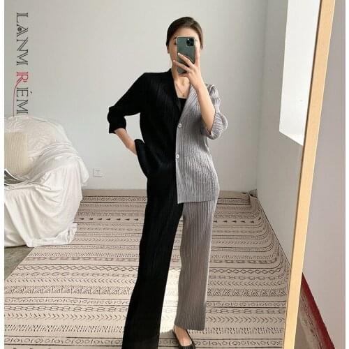 LANMREM Pleated Fashion Suit Set Womens 2021 Summer New Color Contrast Casual Straight Pants Irregular Top Two Piece Set 2D3607