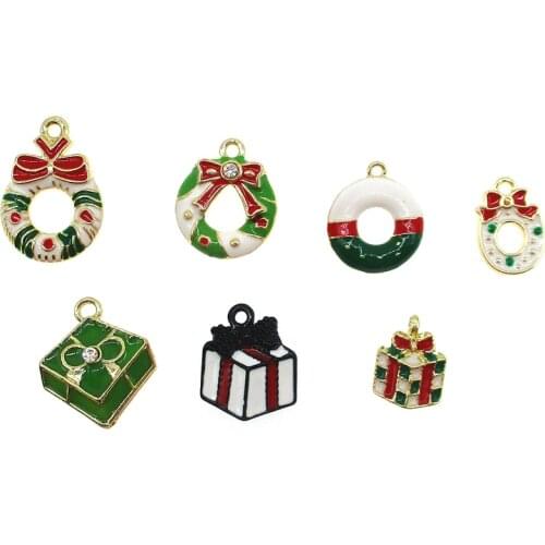 Christmas series of Christmas wreaths and gift boxes Mixed Charm Enamel Pendants for Bracelet Earring Necklace DIY Jewelry XL654