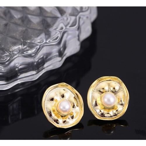 Dorado Trendy Unique Nature Pearl Stud Earrings For Women Girl Elegant Abnormity Vintage Gold Color Jewelry High Quality Gift