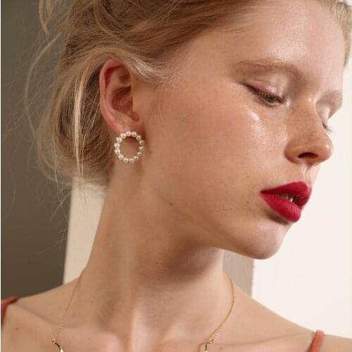 Fashion Pearl Circle Small Hoop Earrings High-quality Round Stud Earrings Female 2021 New Personality Stud Earrings Jewelry