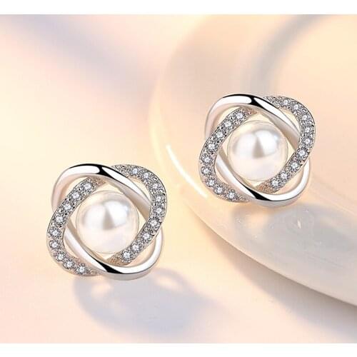 Womens Fashion Cute Charming Clover Flower Stud Earrings Shiny Micro Crystal Pearl Engagement Bridal Earring Piercing Jewelry