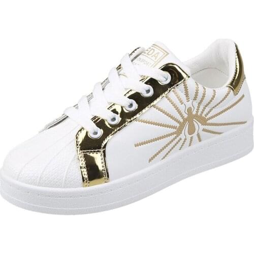 2021 Women Casual Shoes New Spring Women Shoes Fashion Embroidered White Sneakers Breathable Flower Lace-Up Women Sneakers