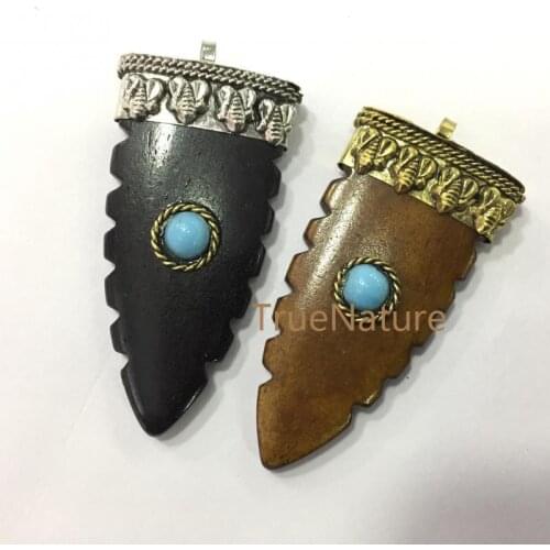 Fashionable Resin Dagger Pendant Bronze Electroplated Blue Howlite Pendant Charm With Wave Trims In 48*23 mm PM4013