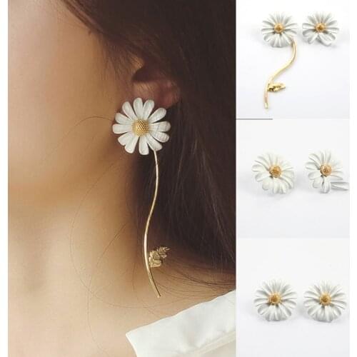 1Pair Cute Small Daisy Flower Stud Earrings For Women Girls Sweet Statement Asymmetrical Earring Party Jewelry Gifts
