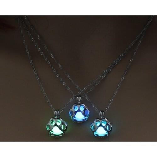 Fashionable Necklace Openable Hollow Out Simplicity Cat Claw Luminous Stone Pendant Christmas Halloween Charm Jewelry