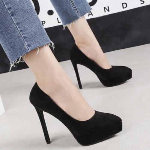 Spring 2019 new pointy water table high heels womens fine heel Joker nightclub shoes 12cm net red shoes black