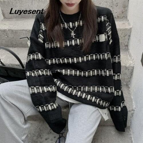 Black White Stripe Lady Gothic Pullover Sweaters Autumn Winter Women O Neck Long Sleeve Sweater Harajuku Street Warm Jumpers