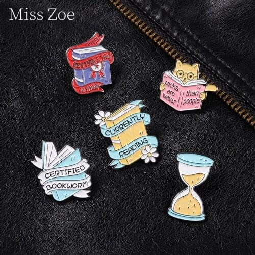 Cartoon Books Cat Enamel Pins Reading Dialogue Brooches Metal Badge For Backpack Hat Bags Jewelry Gifts For Book Lover Wholesale