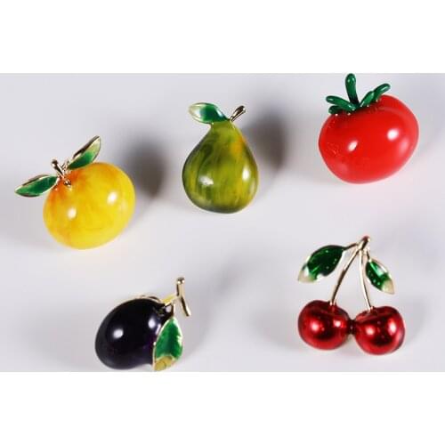 Japanese Cute Summer Fruit Small Brooch New Pin Peach Cherry Collar Pin Elegant Sweet Clothes Accessories Corsage Female