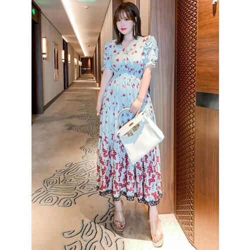 High quality sexy V-neck Court sleeve pleated umbrella dress 2021 summer new