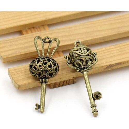 Che Daxia Charm Pendants