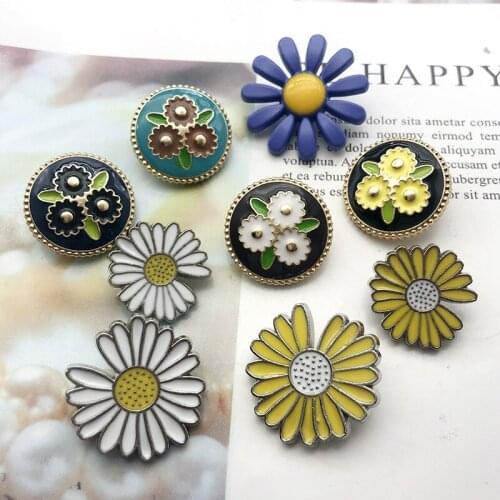 20pcs/lot Metal Button for Arts and Crafts Daisy Flower Women Coat Suit Scrapbooking Wedding Invitation Sewing Accessories
