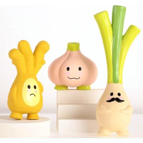 Dog Toy Q-MONSTER Thick Walled Natural Rubber Squeaky Chew Toy for Teeth Cleaning Leek Ginger Garlic Interactive Floating Toy