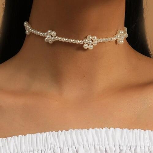 Cute Handmade Beaded Weave Flower Necklaces For Women Fashion White Simulated Pearl Chokers Necklaces Ladies Party Jewelry Gifts