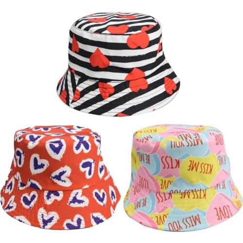 Heart Decorated Bucket Hat in Cotton Fisherman Cap Travel Sunhat Outdoor Panama for Men Women with Flat Top