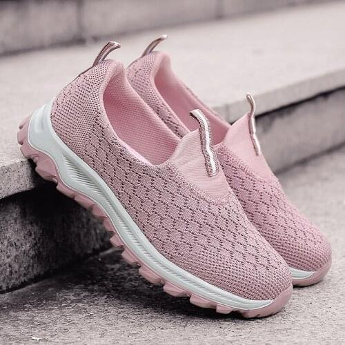 Spring style mother shoes casual soft sole elderly sneakers women mesh breathable non-slip outdoor walk running trainers fashion
