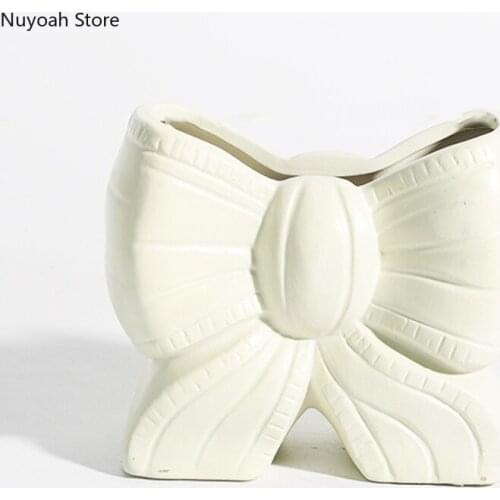 European-style Ceramic Vase Dried Flower Flower Arrangement with Abstract Craft Vase Home Living Room Plant Pot Decoration