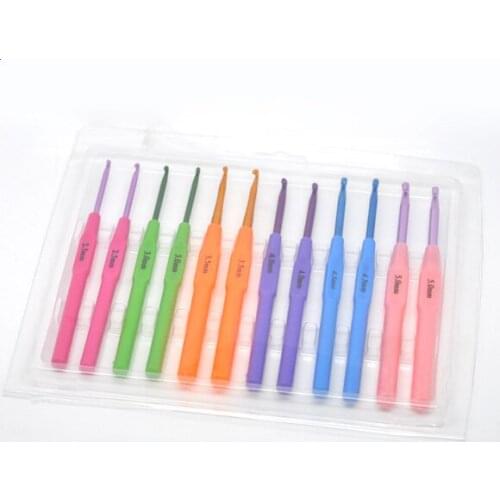 1 Set 2.5mm-5mm Aluminum & Plastic Crochet Hooks At Random Color 14cm(5 4/8") long For DIY Knitting Tools