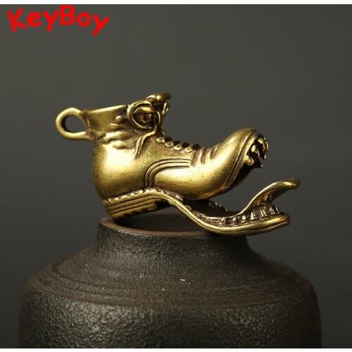 Handmade Retro Shoe Keychains Pendants Metal Brass Funny Big Tongue Out Shoes Key Chains Rings Hanging Charms Trinkets Jewelry