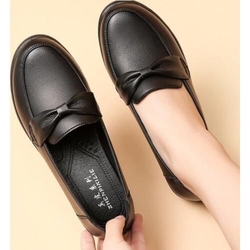 Women Flats Genuine Leather Mothers Shoes Big Size 35-42 Black Brown Female Flat Soft Shoes Zapatos Mujer Elderly Casual Loafer