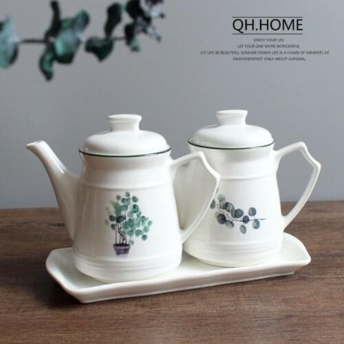 Nordic Simple Ceramic Oil Bottle Seasoning Pots Soy Sauce Cruet Vinegar Storage Bottles With Lid kitchen Tools Supplies LF384