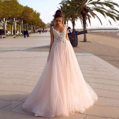 Latest Charming Blush Pink Lace Sleeveless Bridal Wedding Dresses V Neckline Backless Wedding Gowns for Bride Appliqued On Sale